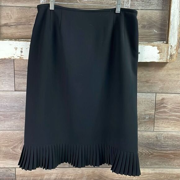 LE SUIT Women Slippery Polyester Pencil Skirt Pleated Bottom Black Size 14 - Picture 2 of 8